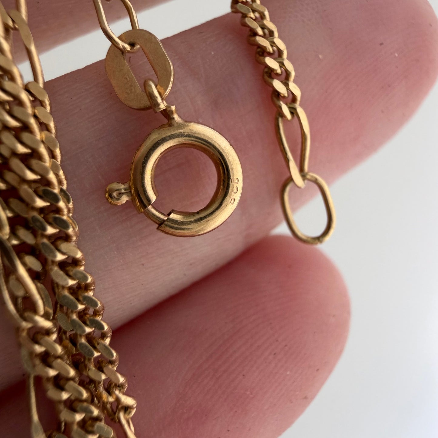 V I N T A G E // in threes / 9k fancy figaro link chain / 22", 3.7g