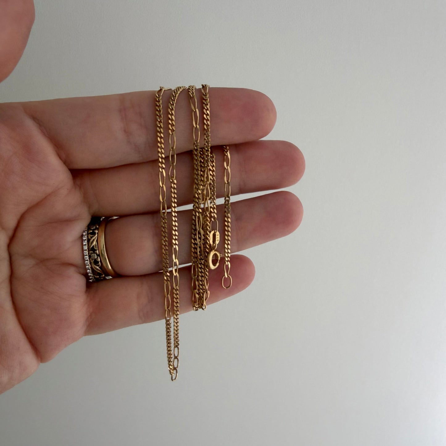 V I N T A G E // in threes / 9k fancy figaro link chain / 22", 3.7g