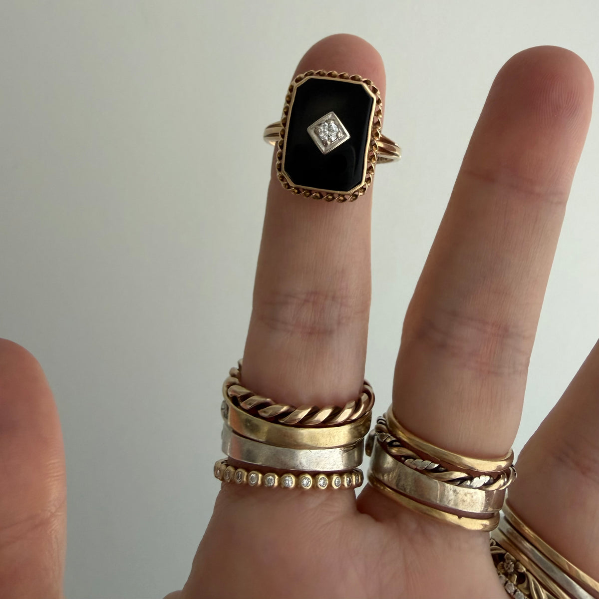 V I N T A G E // north star at night / retro 1940s 10k + onyx + diamond ring / size 7.75