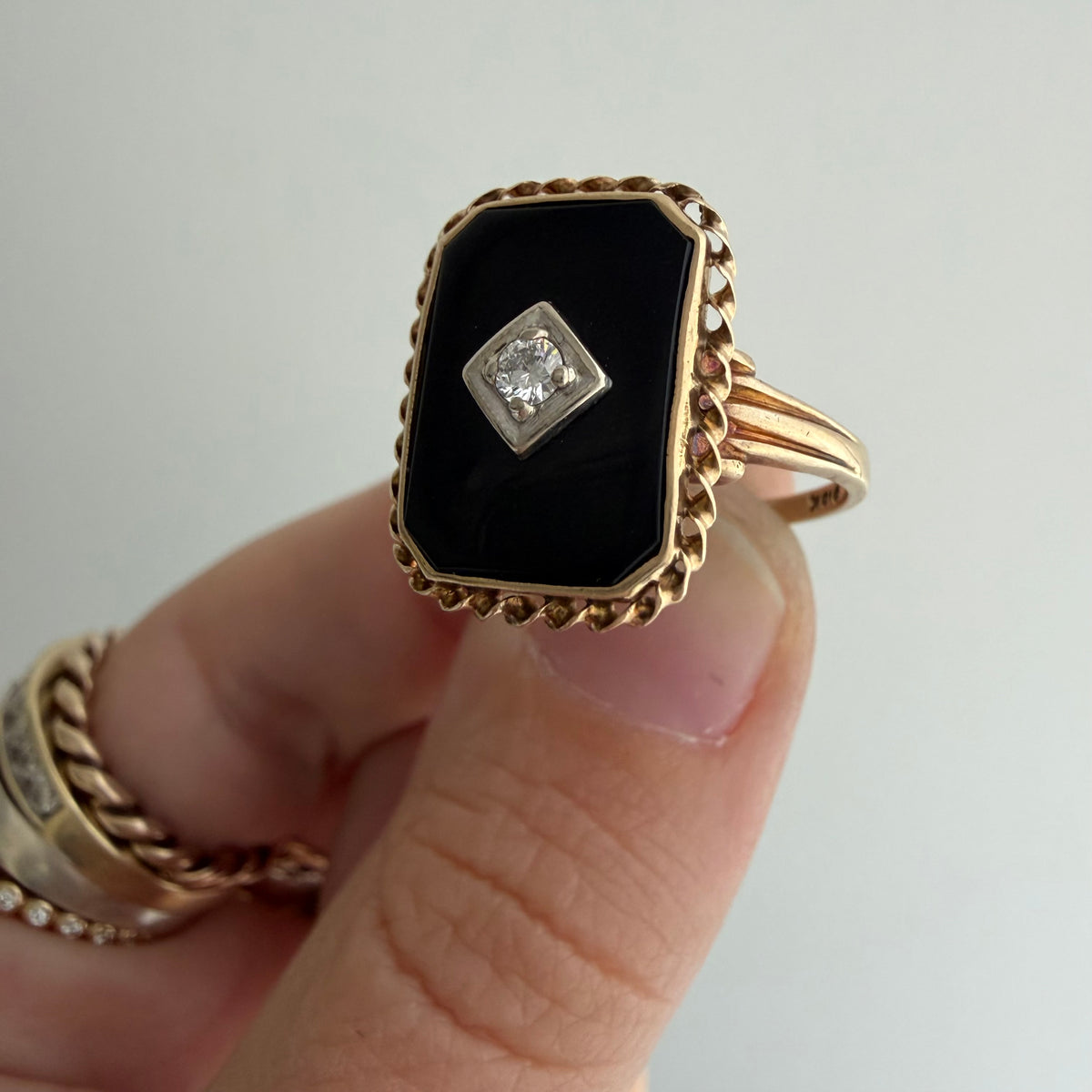 V I N T A G E // north star at night / retro 1940s 10k + onyx + diamond ring / size 7.75