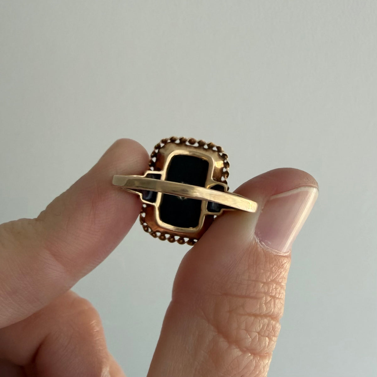 V I N T A G E // north star at night / retro 1940s 10k + onyx + diamond ring / size 7.75