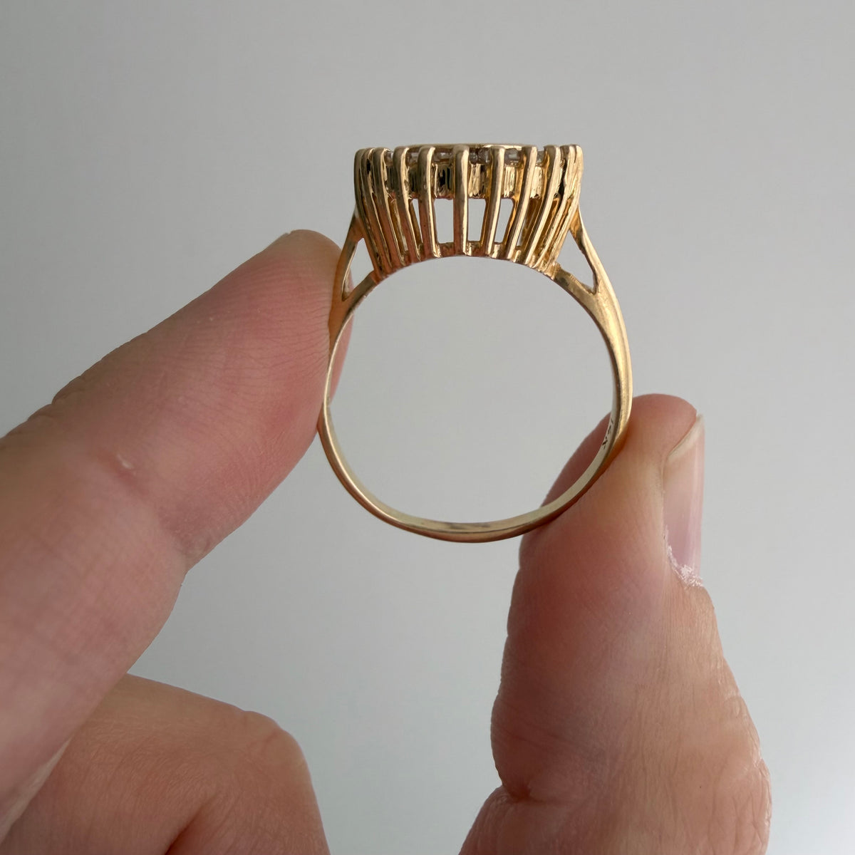 V I N T A G E // primed for luck / 14k and baguette diamond horseshoe ring / size 8
