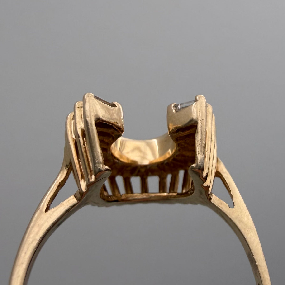 V I N T A G E // primed for luck / 14k and baguette diamond horseshoe ring / size 8