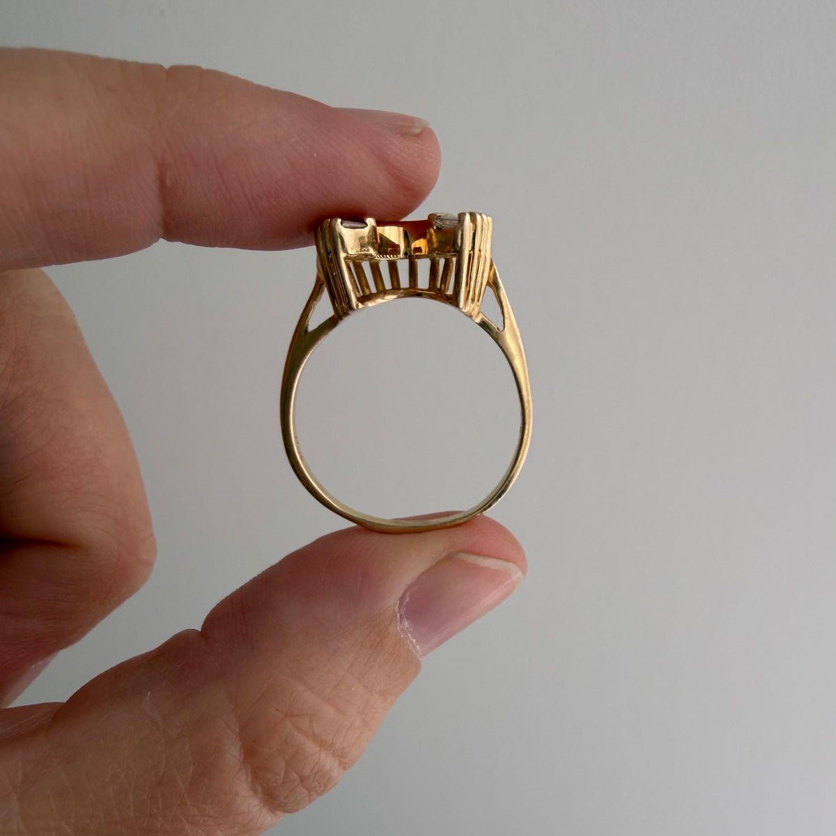 V I N T A G E // primed for luck / 14k and baguette diamond horseshoe ring / size 8