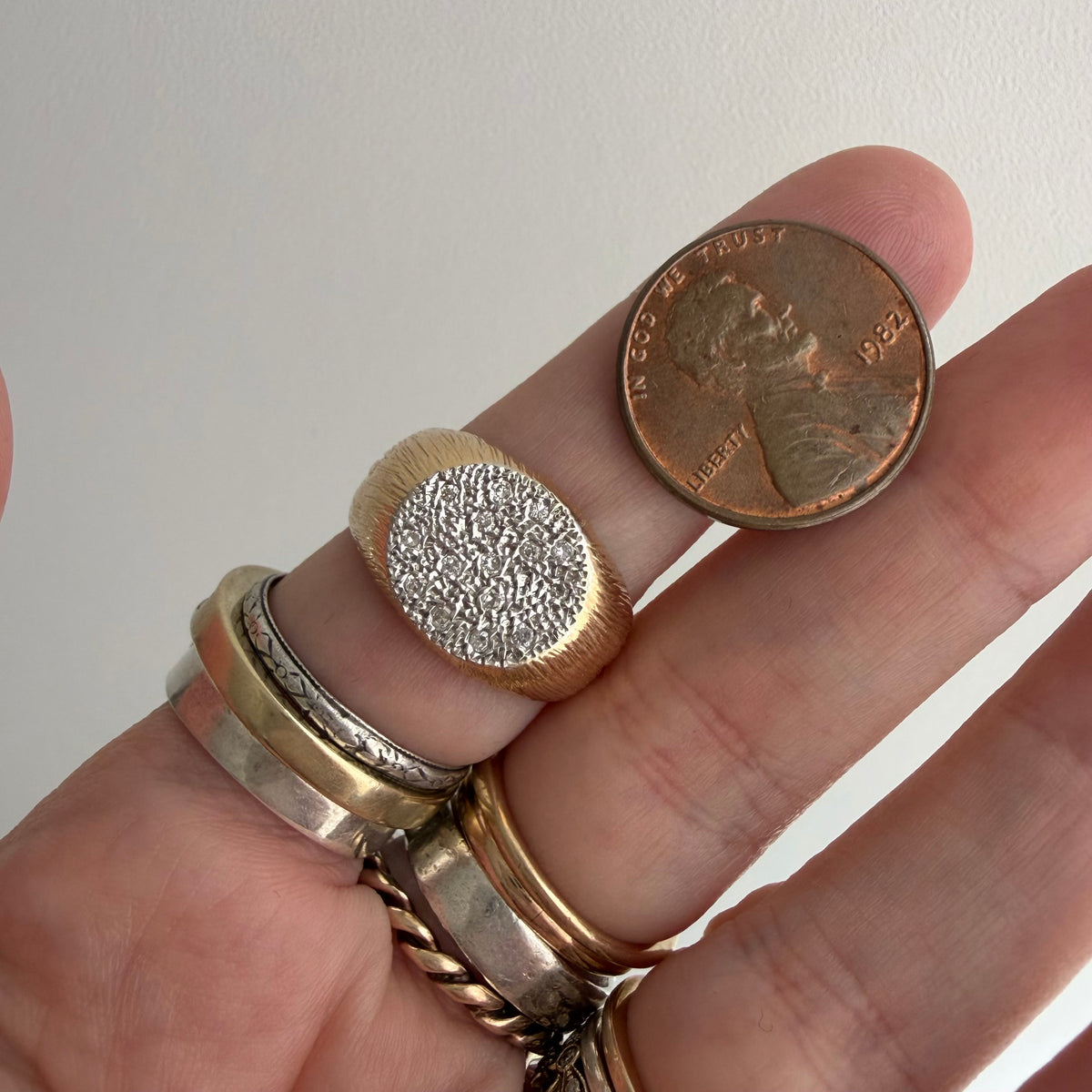 V I N T A G E // la luna / two tone 14k diamond cluster signet / size 7