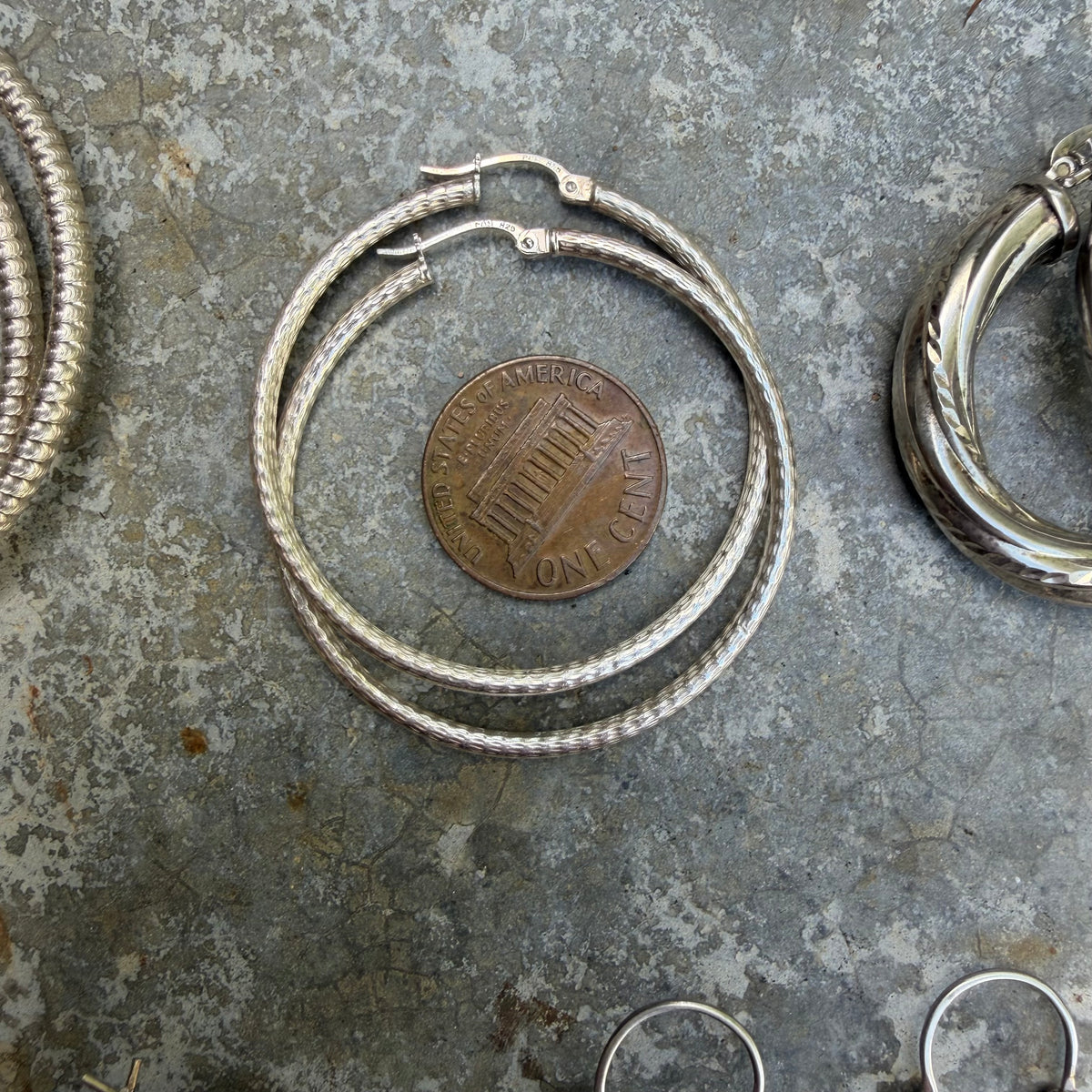 LIKE A LIVE // preloved sterling silver hoop earrings