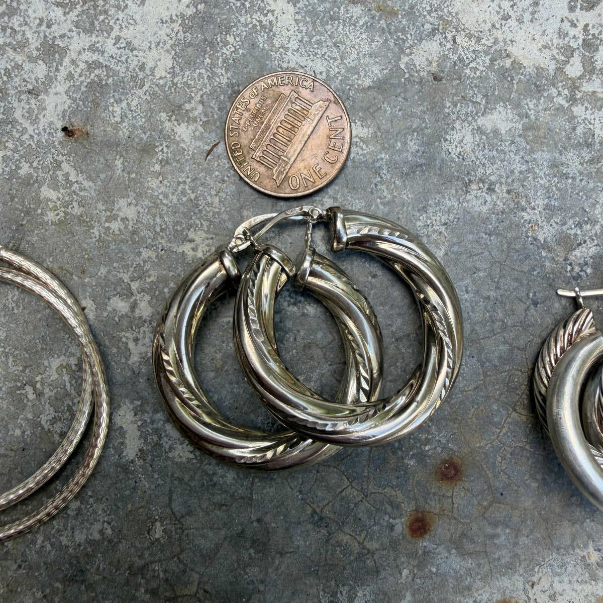 LIKE A LIVE // preloved sterling silver hoop earrings