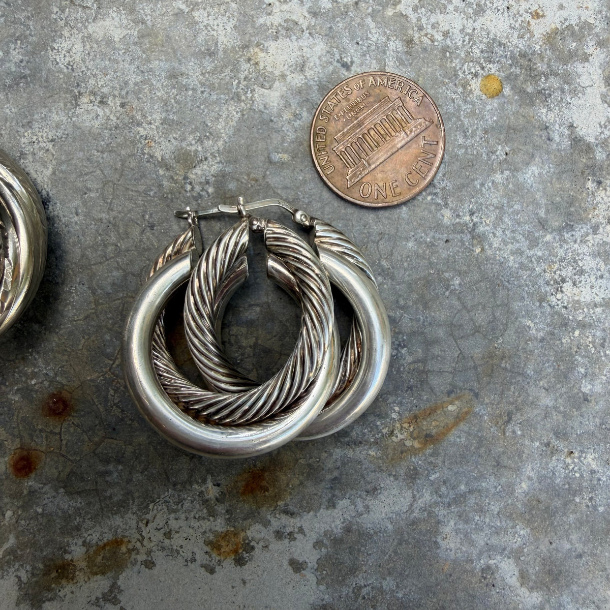 LIKE A LIVE // preloved sterling silver hoop earrings