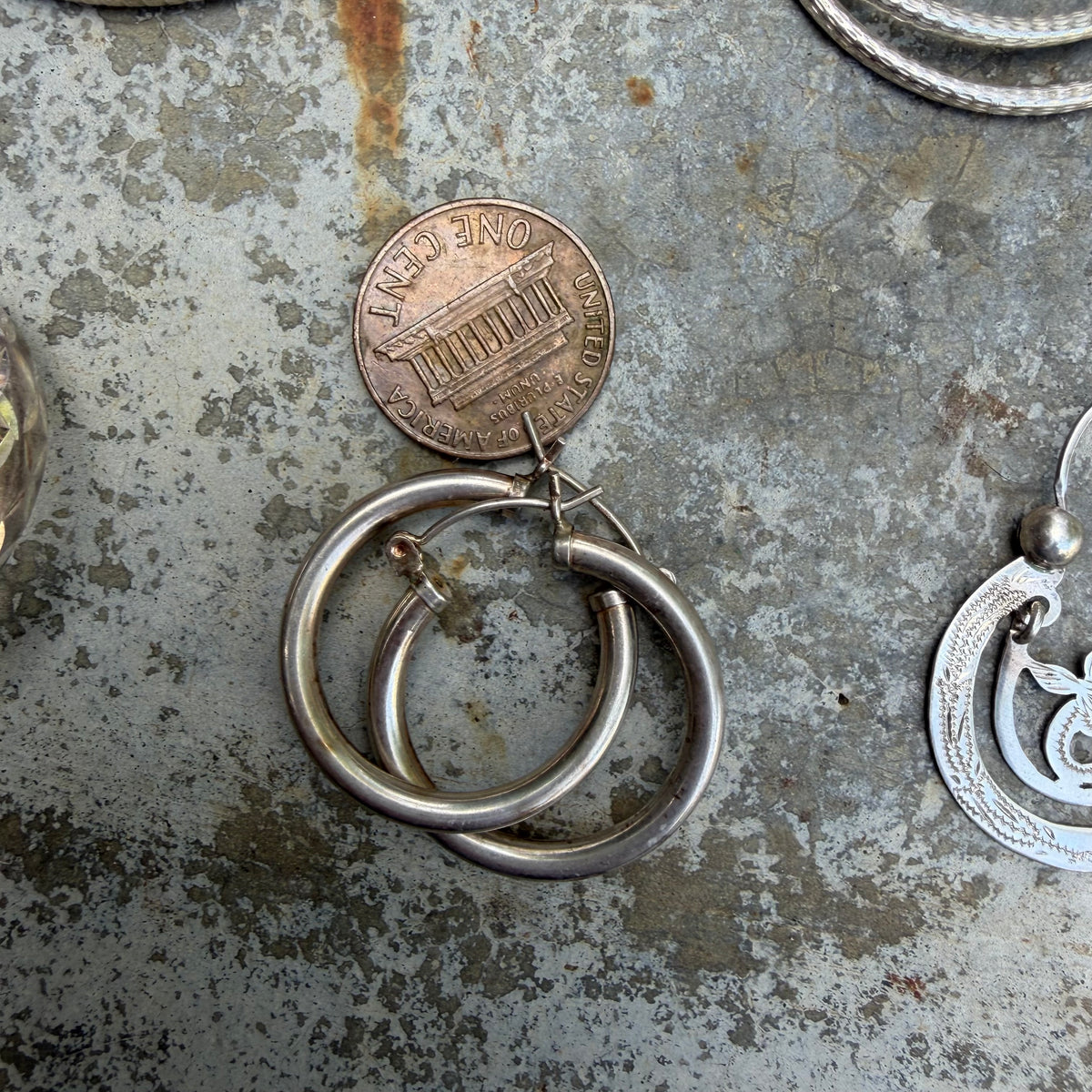 LIKE A LIVE // preloved sterling silver hoop earrings
