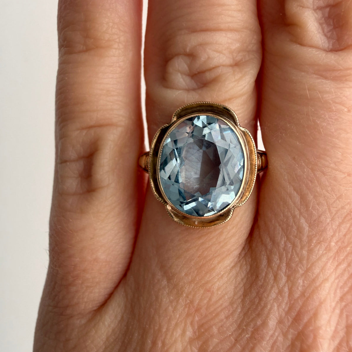 V I N T A G E // as the sky is blue / 1940s 10k + faceted aquamarine / size 4.5