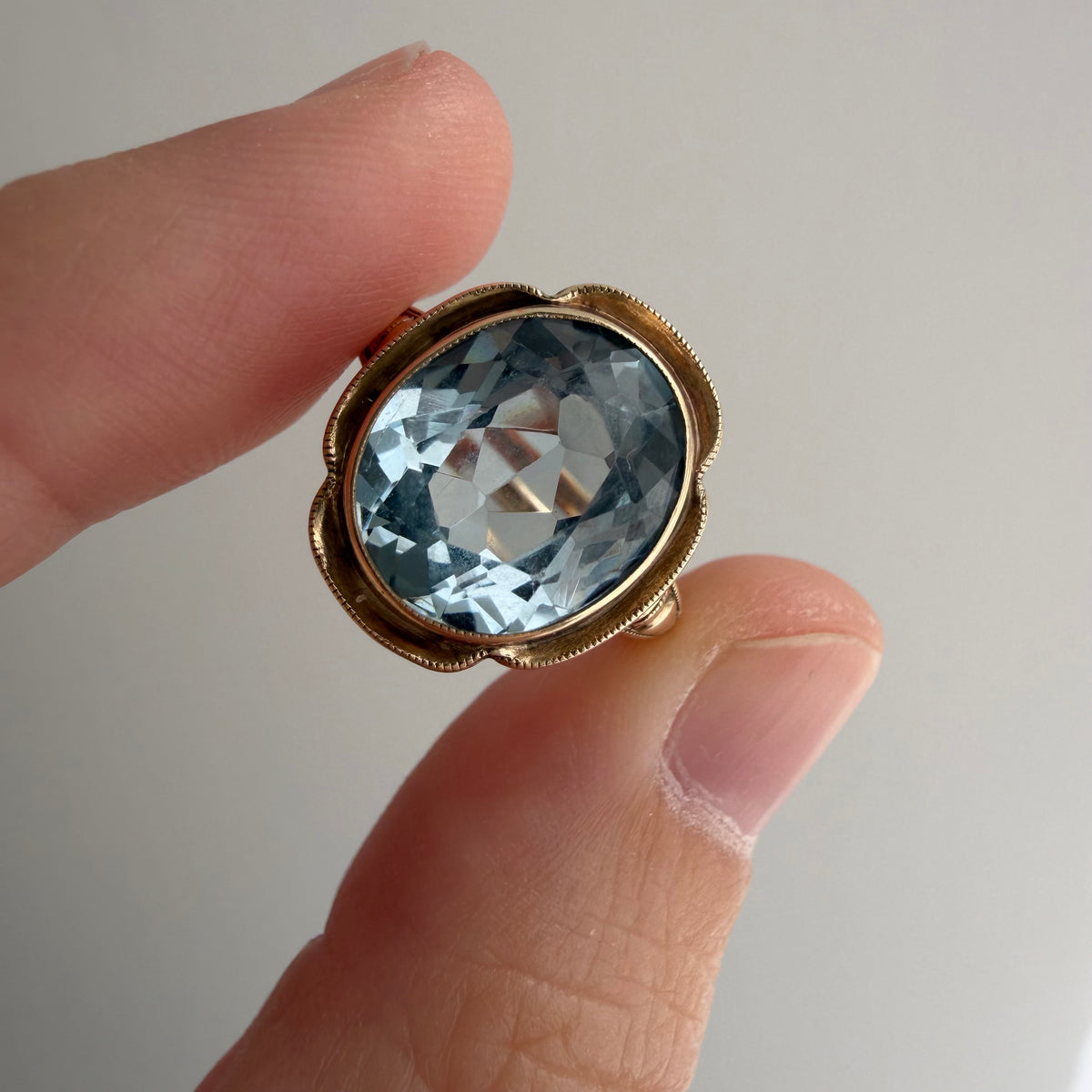 V I N T A G E // as the sky is blue / 1940s 10k + faceted aquamarine / size 4.5