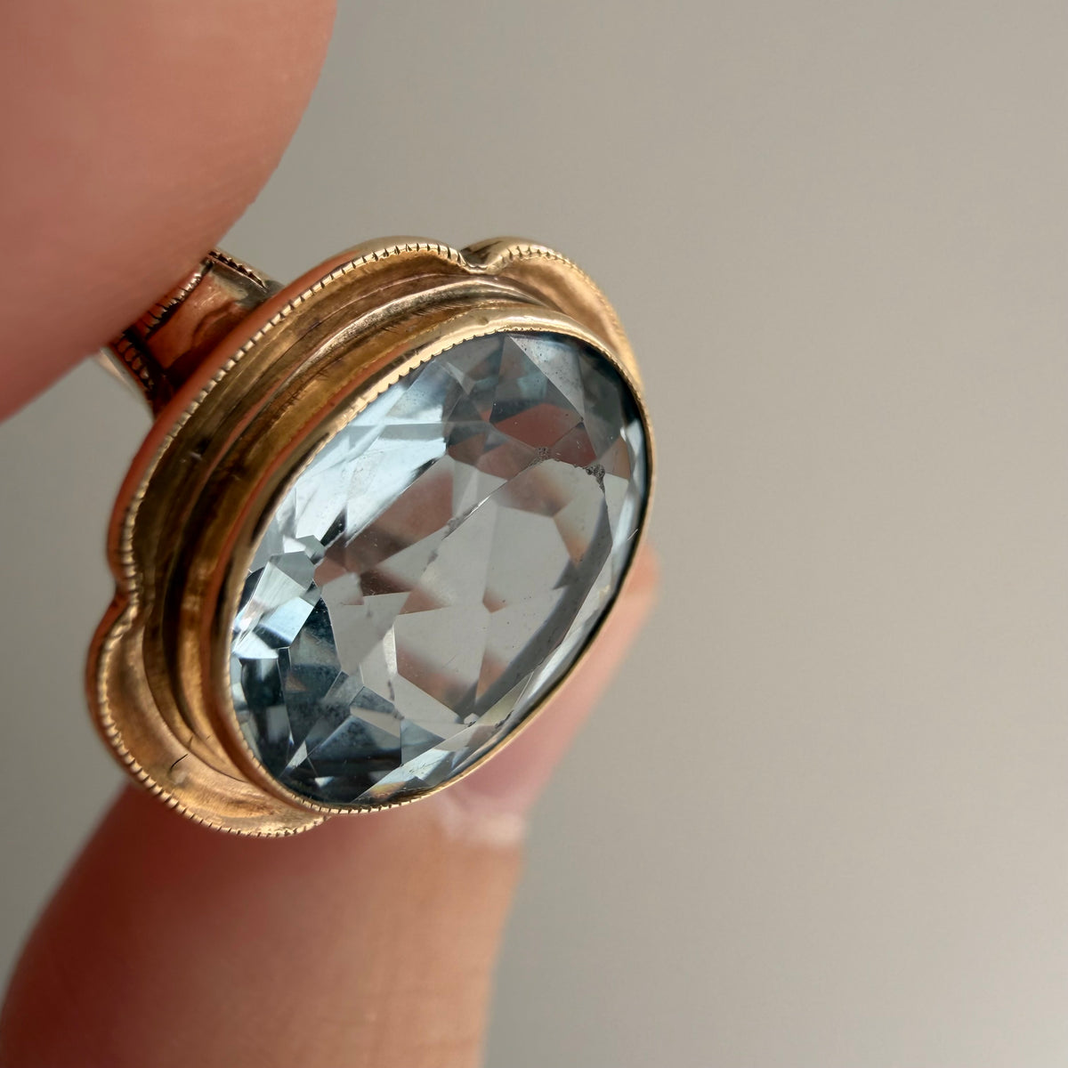 V I N T A G E // as the sky is blue / 1940s 10k + faceted aquamarine / size 4.5