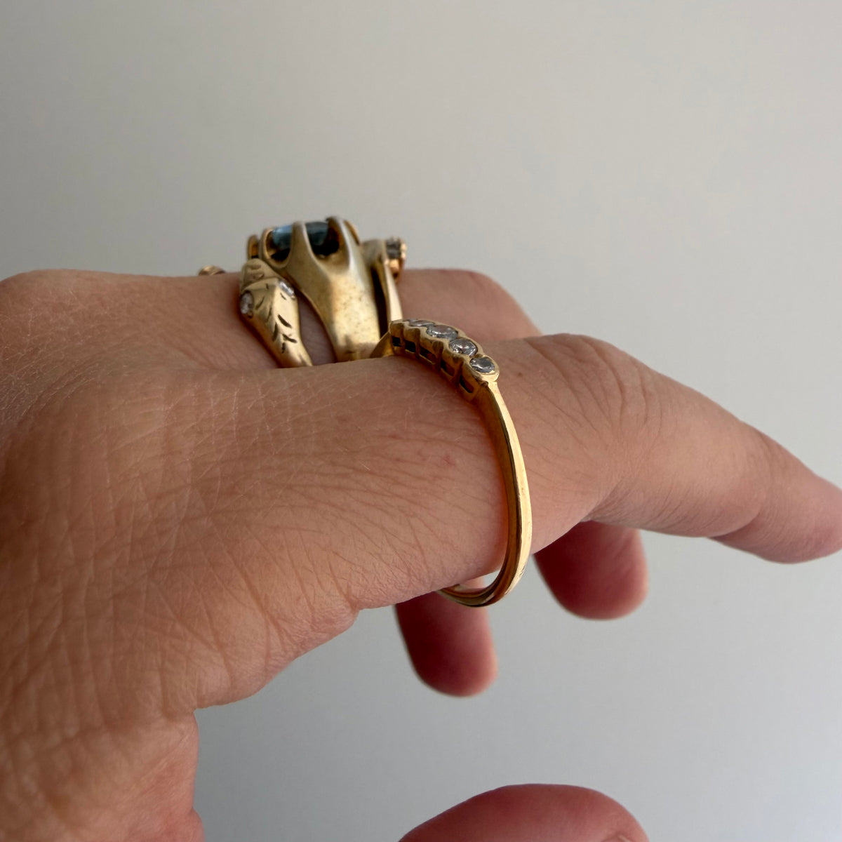 E S T A T E // bubble row / 14k yellow gold and channel set graduated diamond five stone band / size 10.25