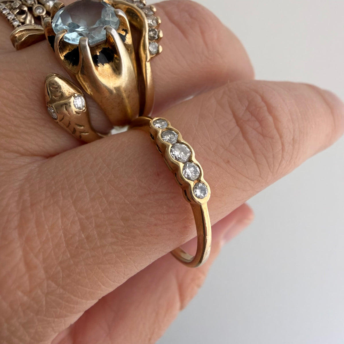 E S T A T E // bubble row / 14k yellow gold and channel set graduated diamond five stone band / size 10.25