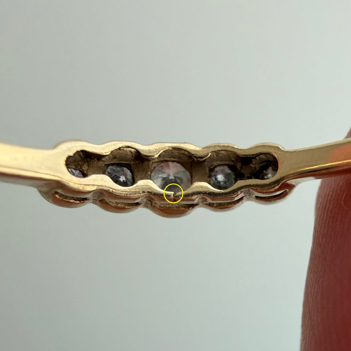 E S T A T E // bubble row / 14k yellow gold and channel set graduated diamond five stone band / size 10.25