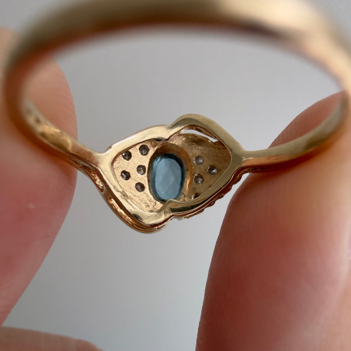 V I N T A G E // protective eye / 10k evil eye ring with topaz + diamonds / size 6.75