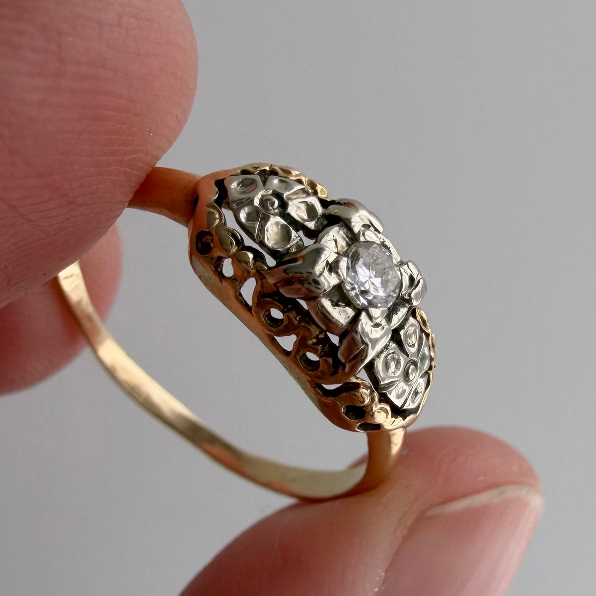 A N T I Q U E // blooming love / two tone 14k and diamond floral solitaire ring / size 6