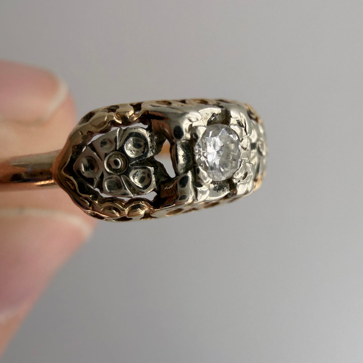 A N T I Q U E // blooming love / two tone 14k and diamond floral solitaire ring / size 6
