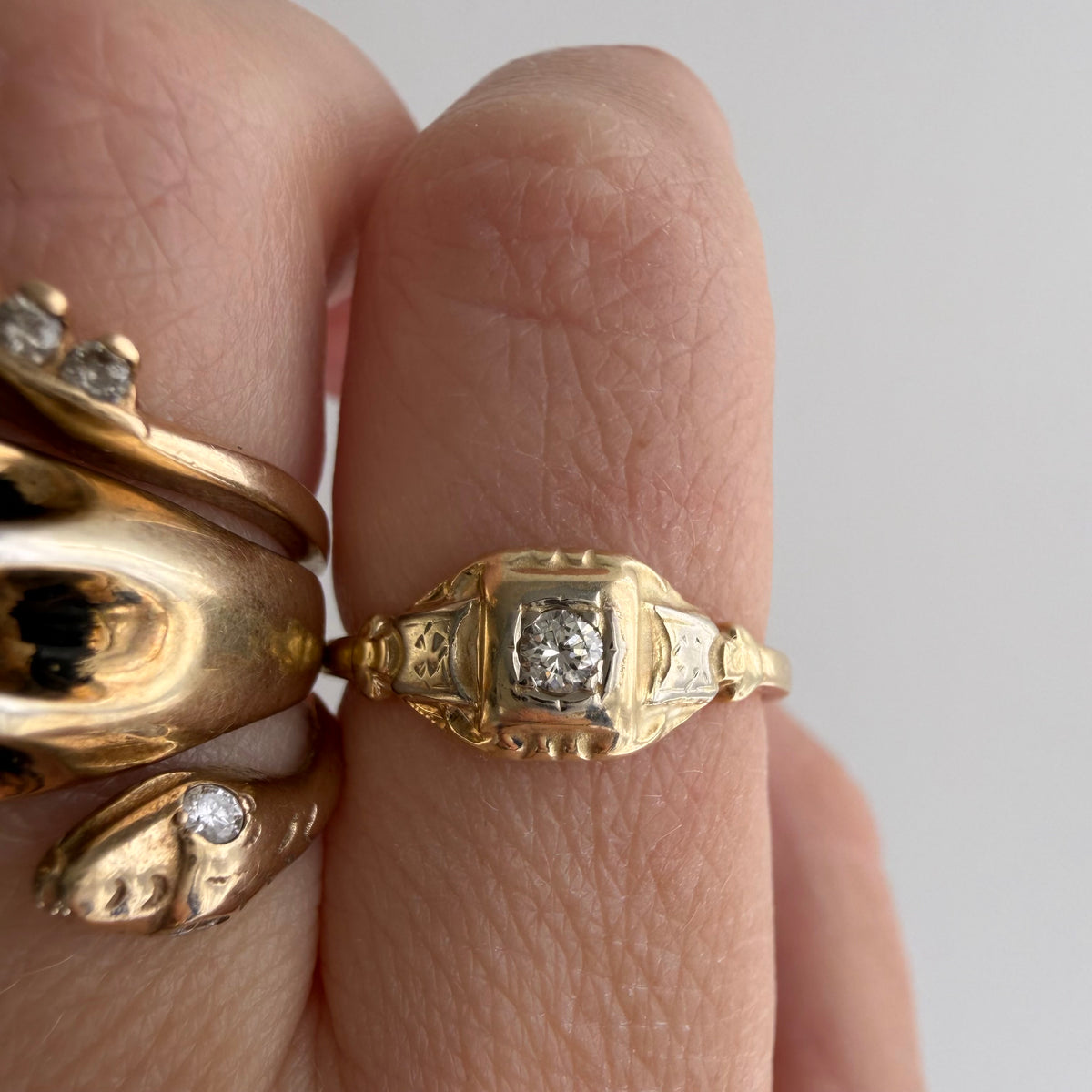 A N T I Q U E // made it this far / two tone 14k and diamond worn solitaire / size 6.5