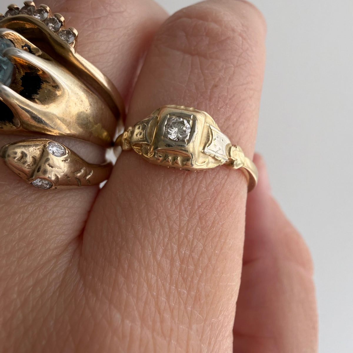 A N T I Q U E // made it this far / two tone 14k and diamond worn solitaire / size 6.5