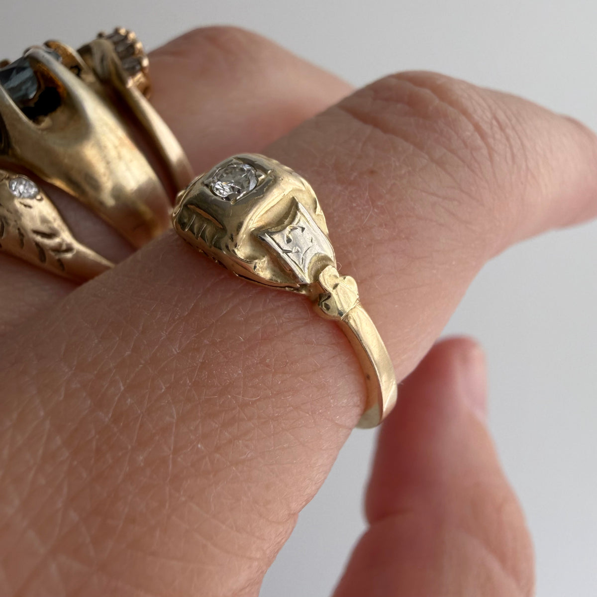 A N T I Q U E // made it this far / two tone 14k and diamond worn solitaire / size 6.5