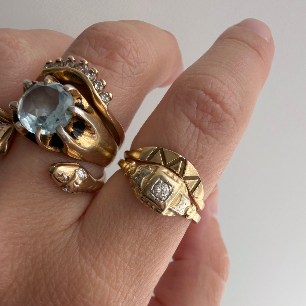 A N T I Q U E // made it this far / two tone 14k and diamond worn solitaire / size 6.5