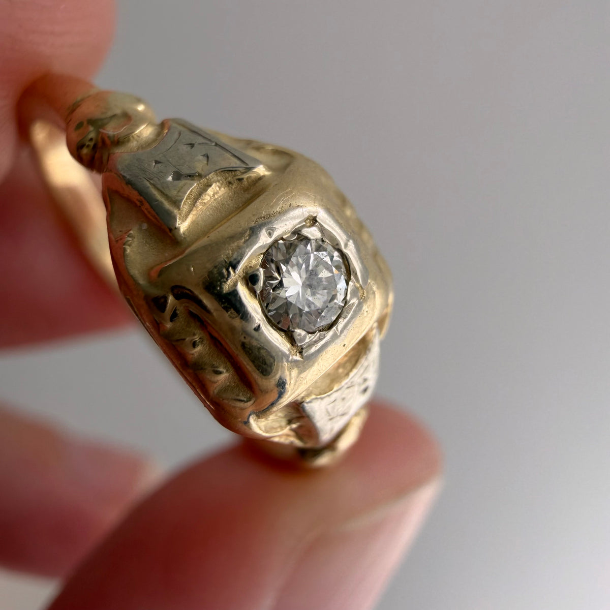 A N T I Q U E // made it this far / two tone 14k and diamond worn solitaire / size 6.5