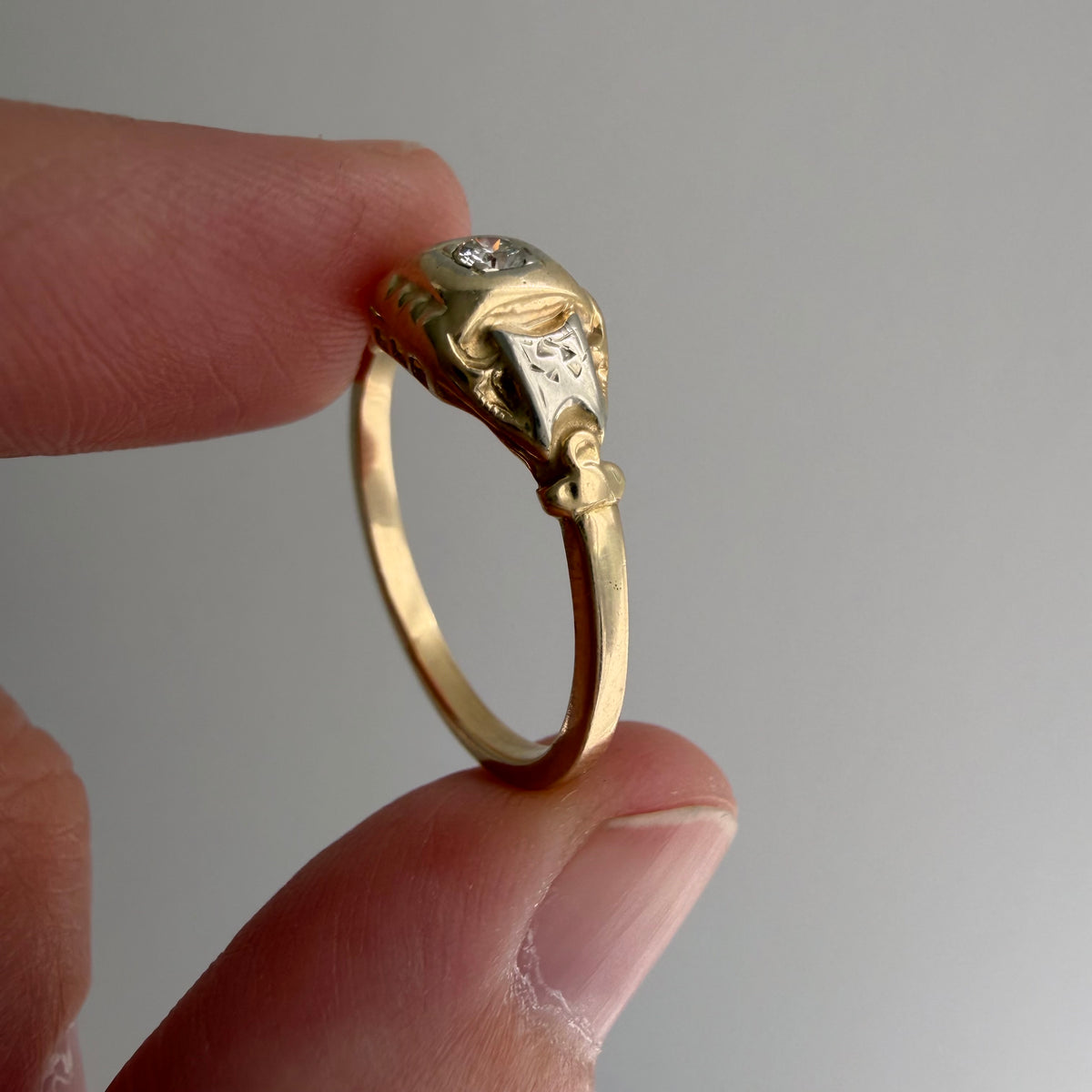 A N T I Q U E // made it this far / two tone 14k and diamond worn solitaire / size 6.5