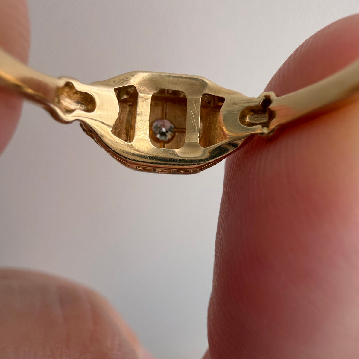 A N T I Q U E // made it this far / two tone 14k and diamond worn solitaire / size 6.5
