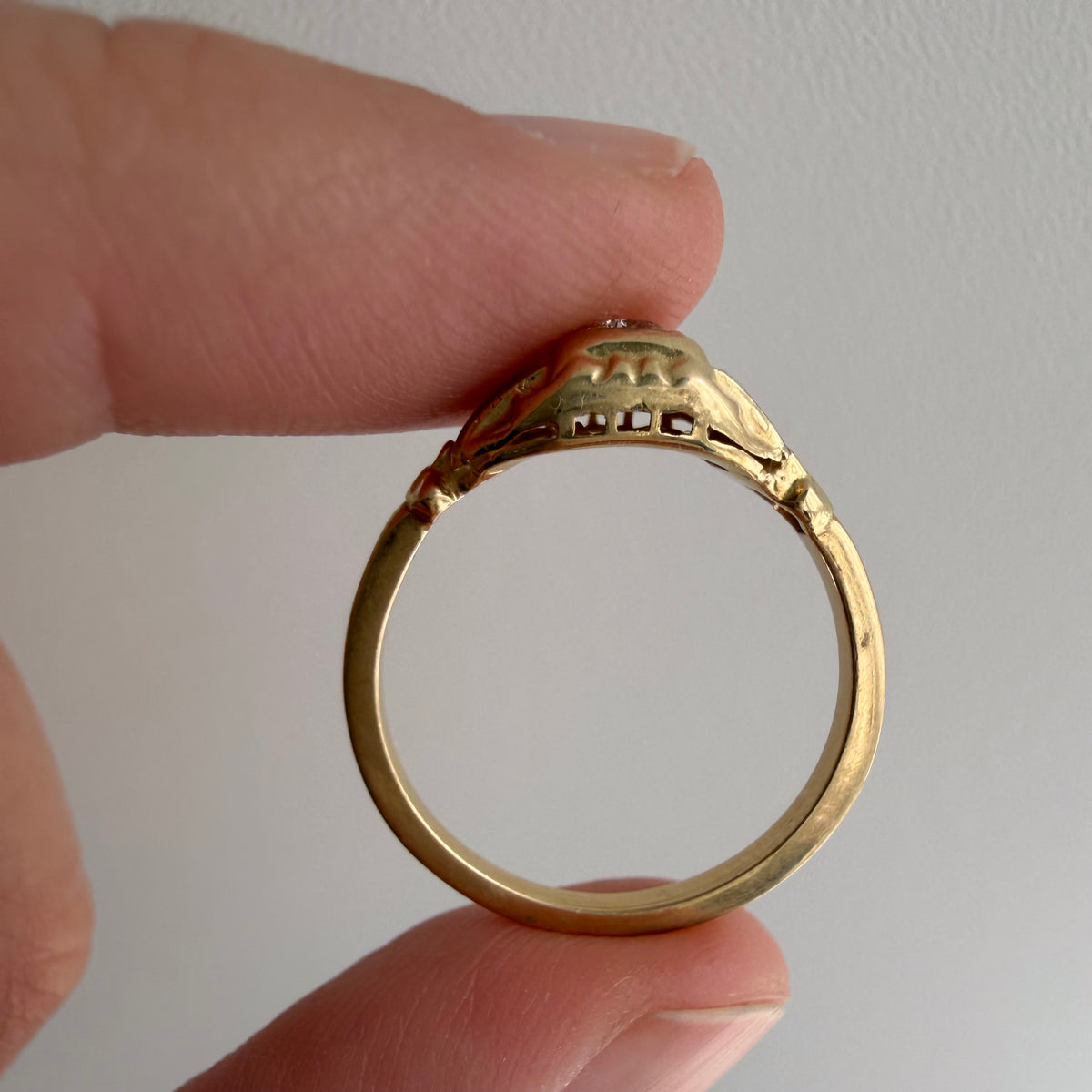 A N T I Q U E // made it this far / two tone 14k and diamond worn solitaire / size 6.5