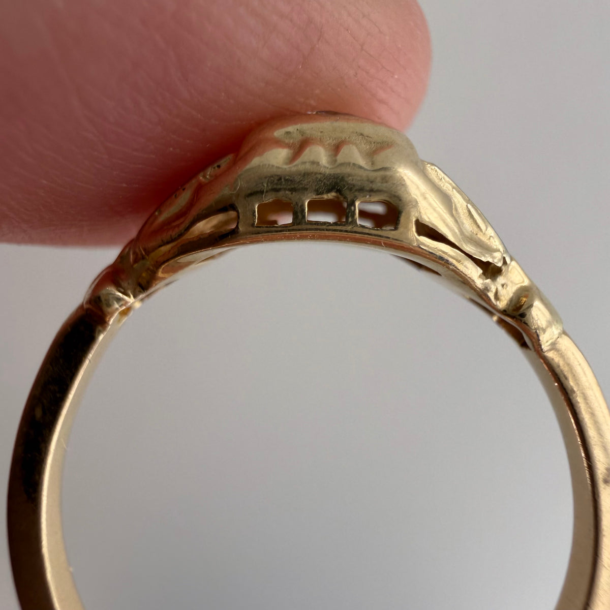 A N T I Q U E // made it this far / two tone 14k and diamond worn solitaire / size 6.5