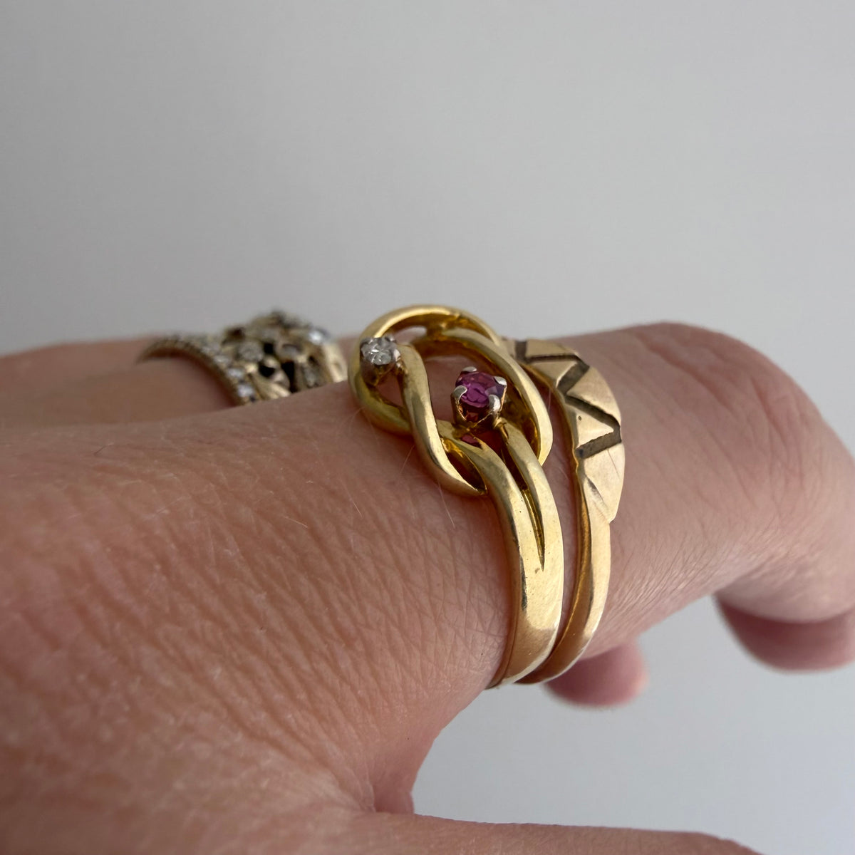 V I N T A G E // linked up / 14k knot ring with diamond and ruby / size 5.75