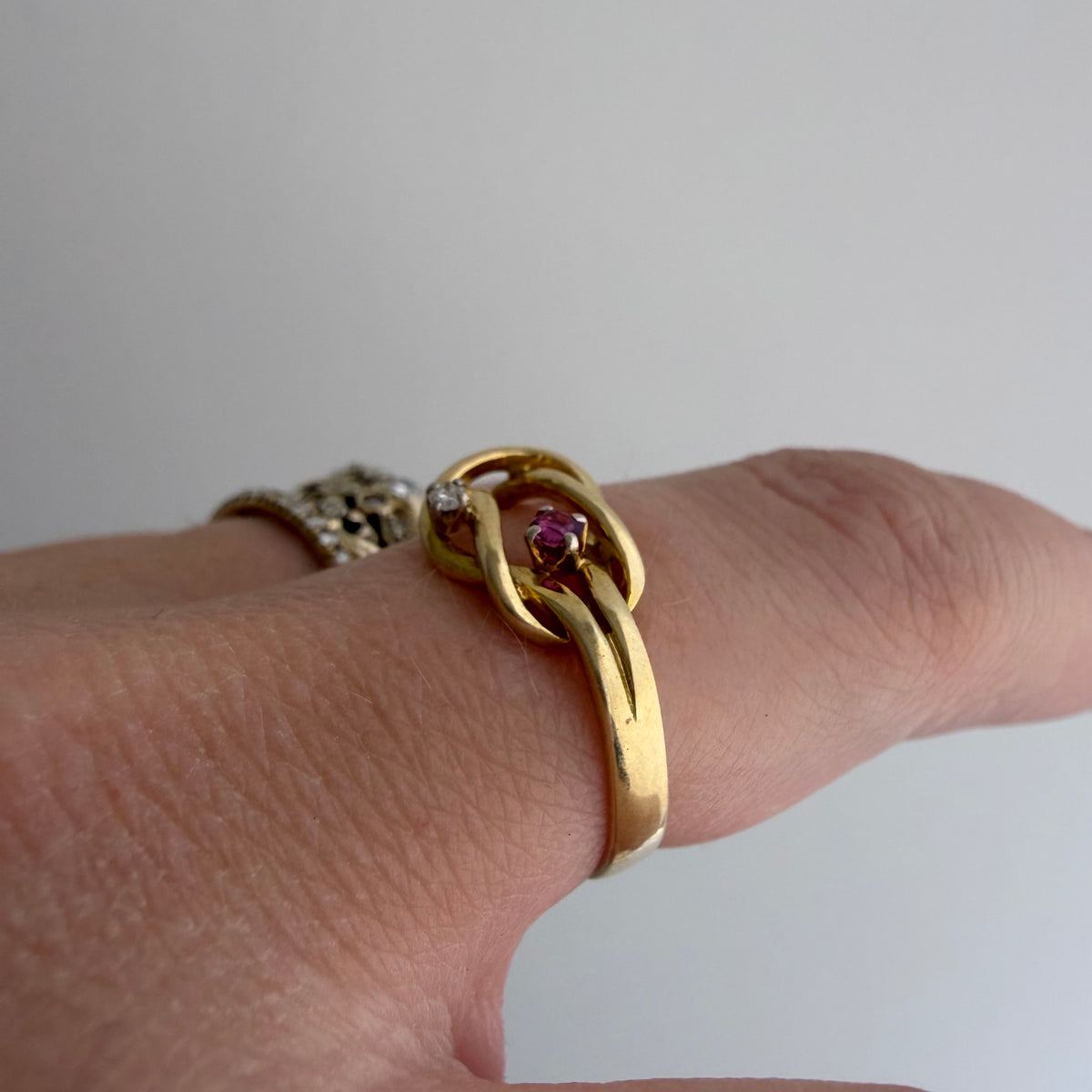 V I N T A G E // linked up / 14k knot ring with diamond and ruby / size 5.75