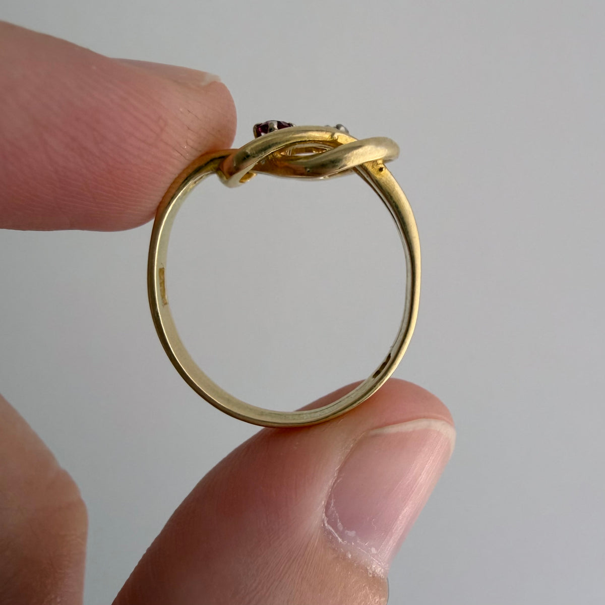 V I N T A G E // linked up / 14k knot ring with diamond and ruby / size 5.75