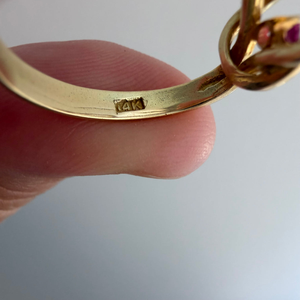 V I N T A G E // linked up / 14k knot ring with diamond and ruby / size 5.75