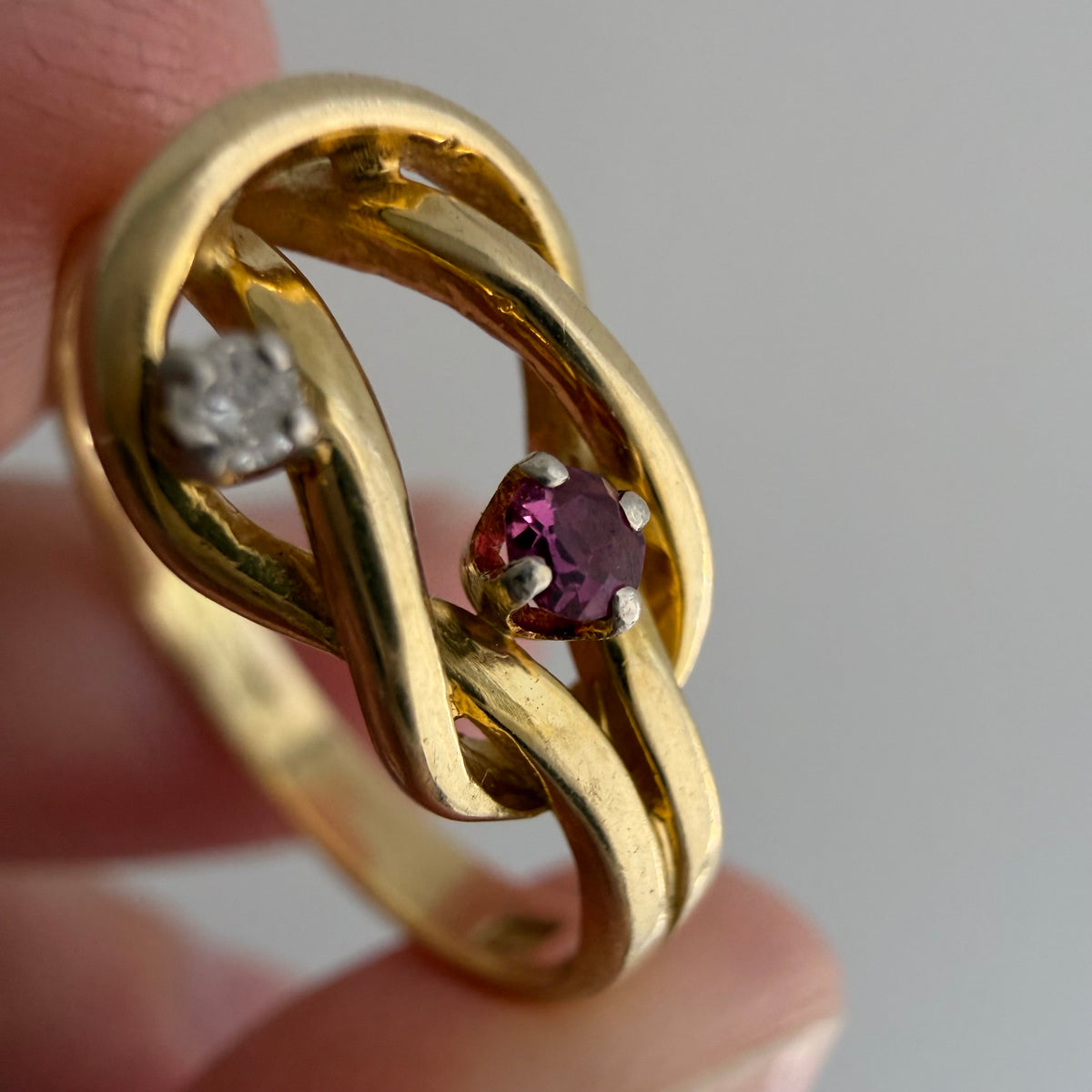 V I N T A G E // linked up / 14k knot ring with diamond and ruby / size 5.75