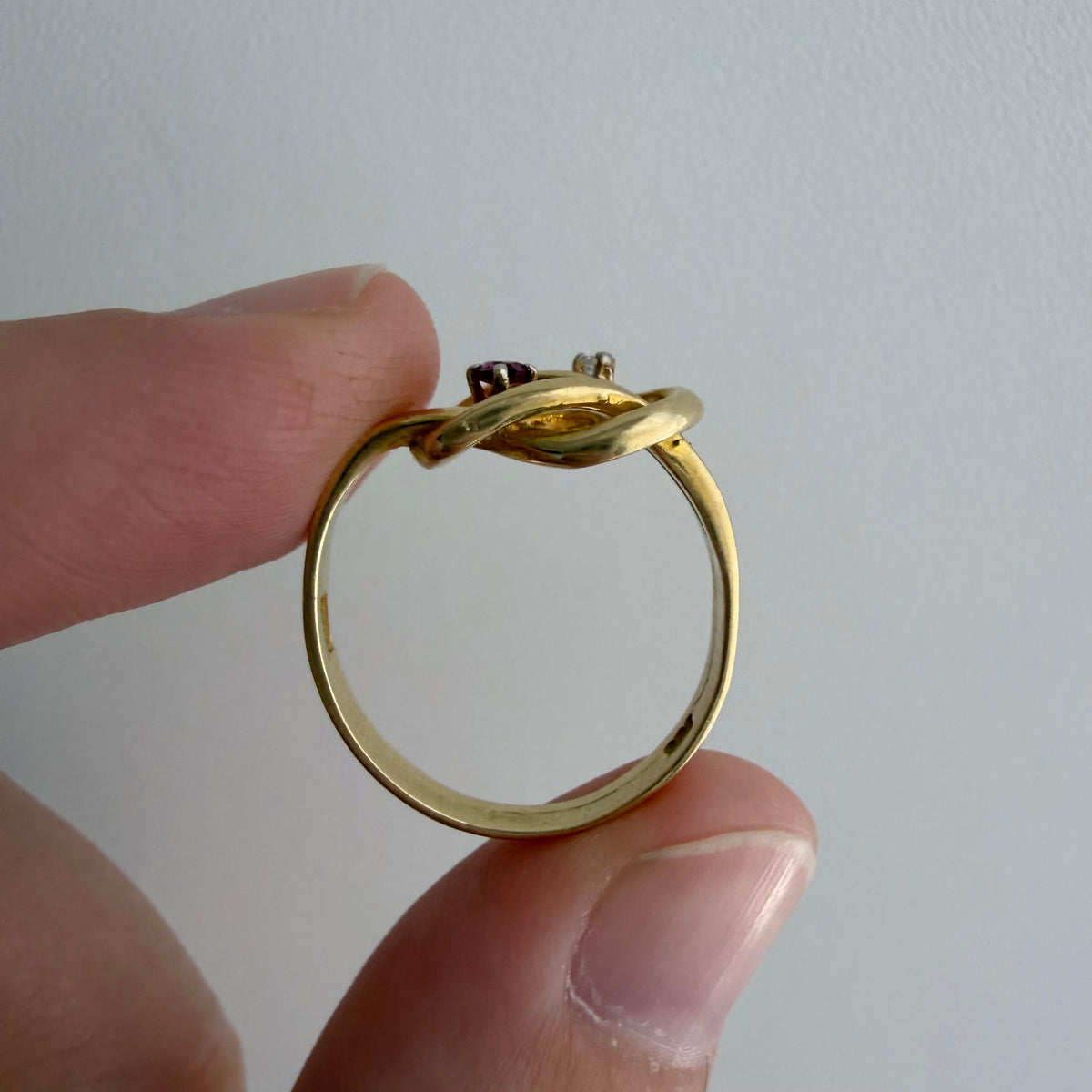 V I N T A G E // linked up / 14k knot ring with diamond and ruby / size 5.75