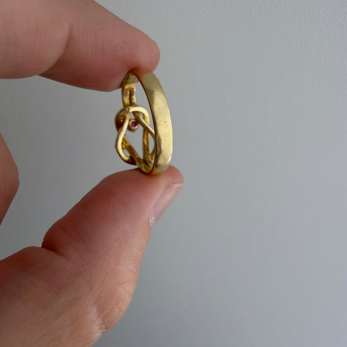 V I N T A G E // linked up / 14k knot ring with diamond and ruby / size 5.75