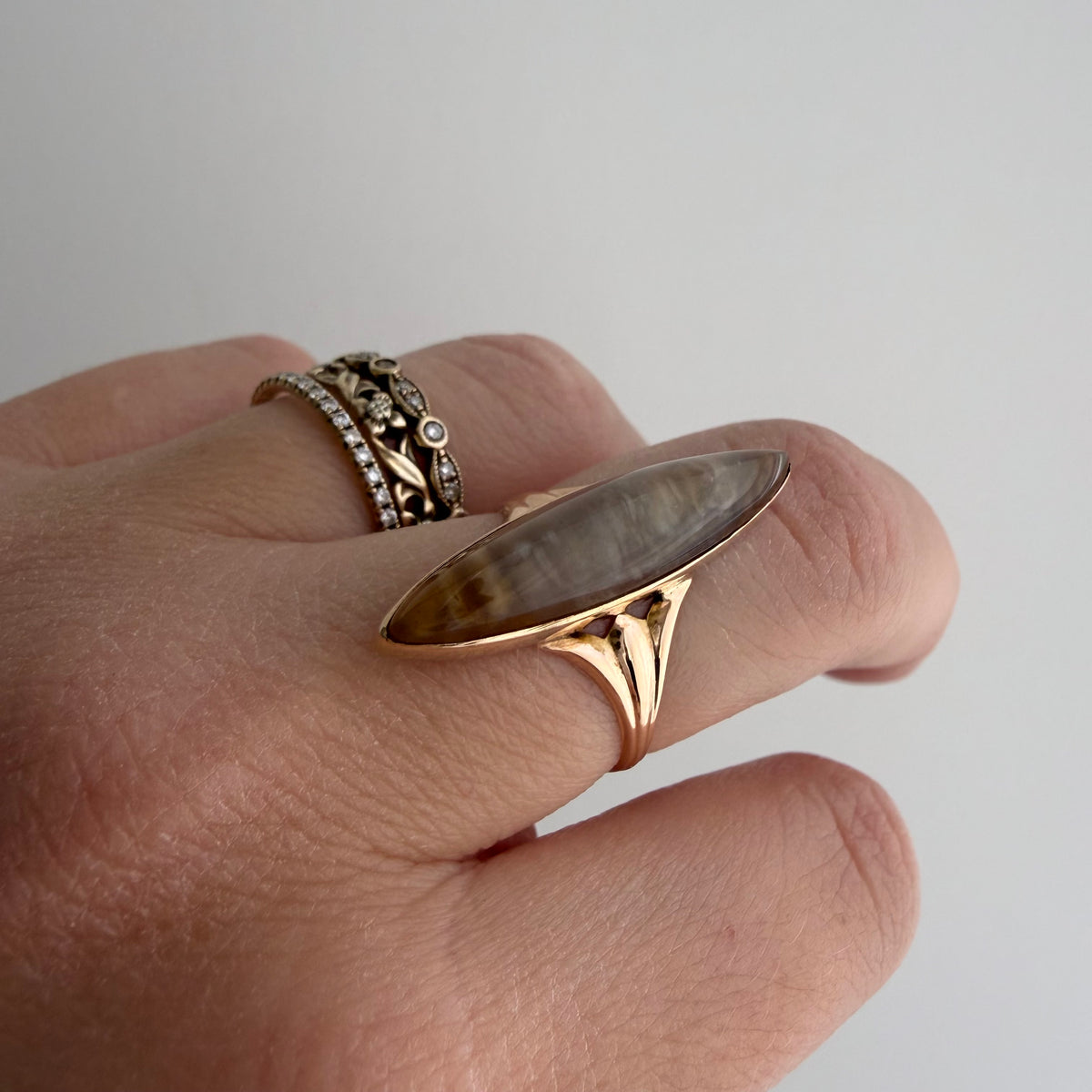 A N T I Q U E // as above, so below / 10k and agate Edwardian ridged navette solitaire / size 5.5