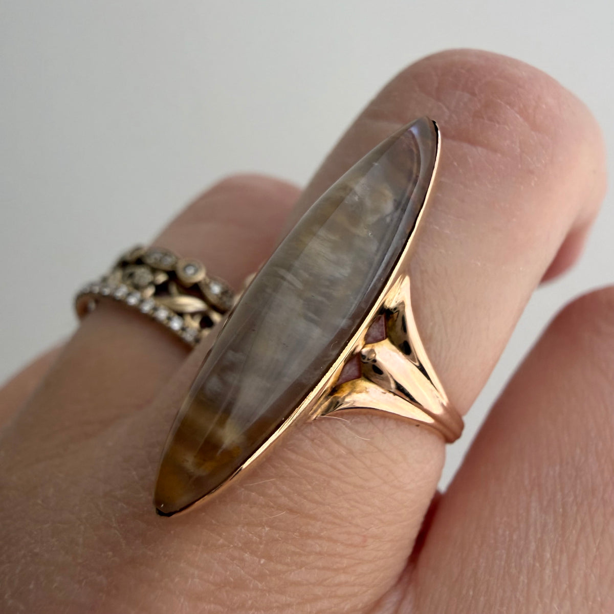 A N T I Q U E // as above, so below / 10k and agate Edwardian ridged navette solitaire / size 5.5