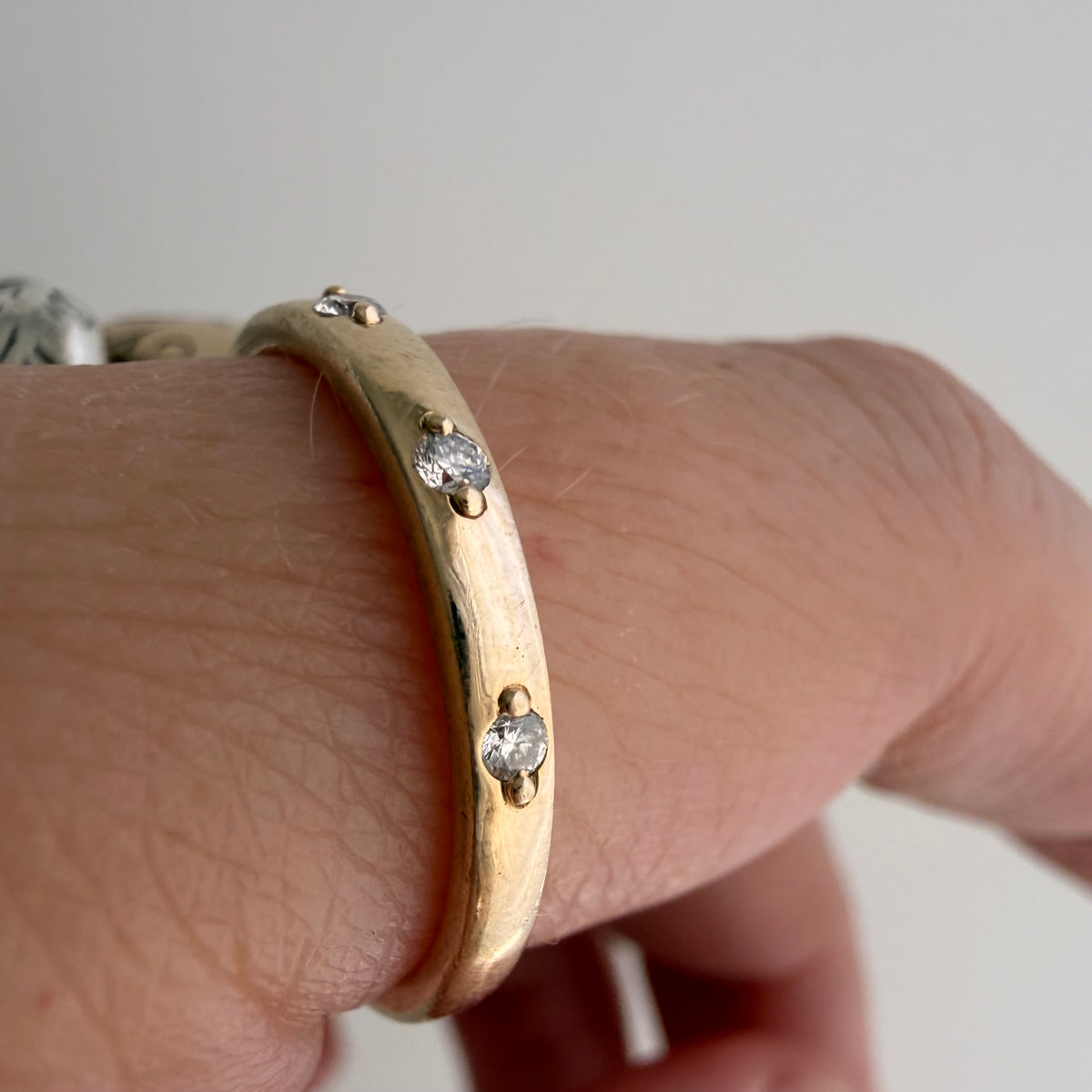 E S T A T E // five in a row / 10k and five diamond half eternity skinny stacking band / size 7