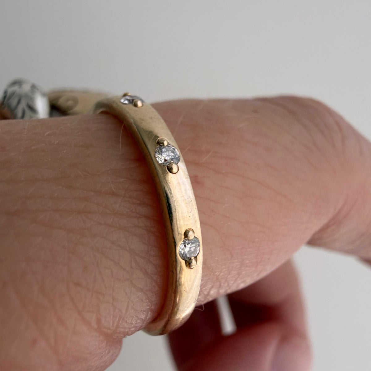 E S T A T E // five in a row / 10k and five diamond half eternity skinny stacking band / size 7