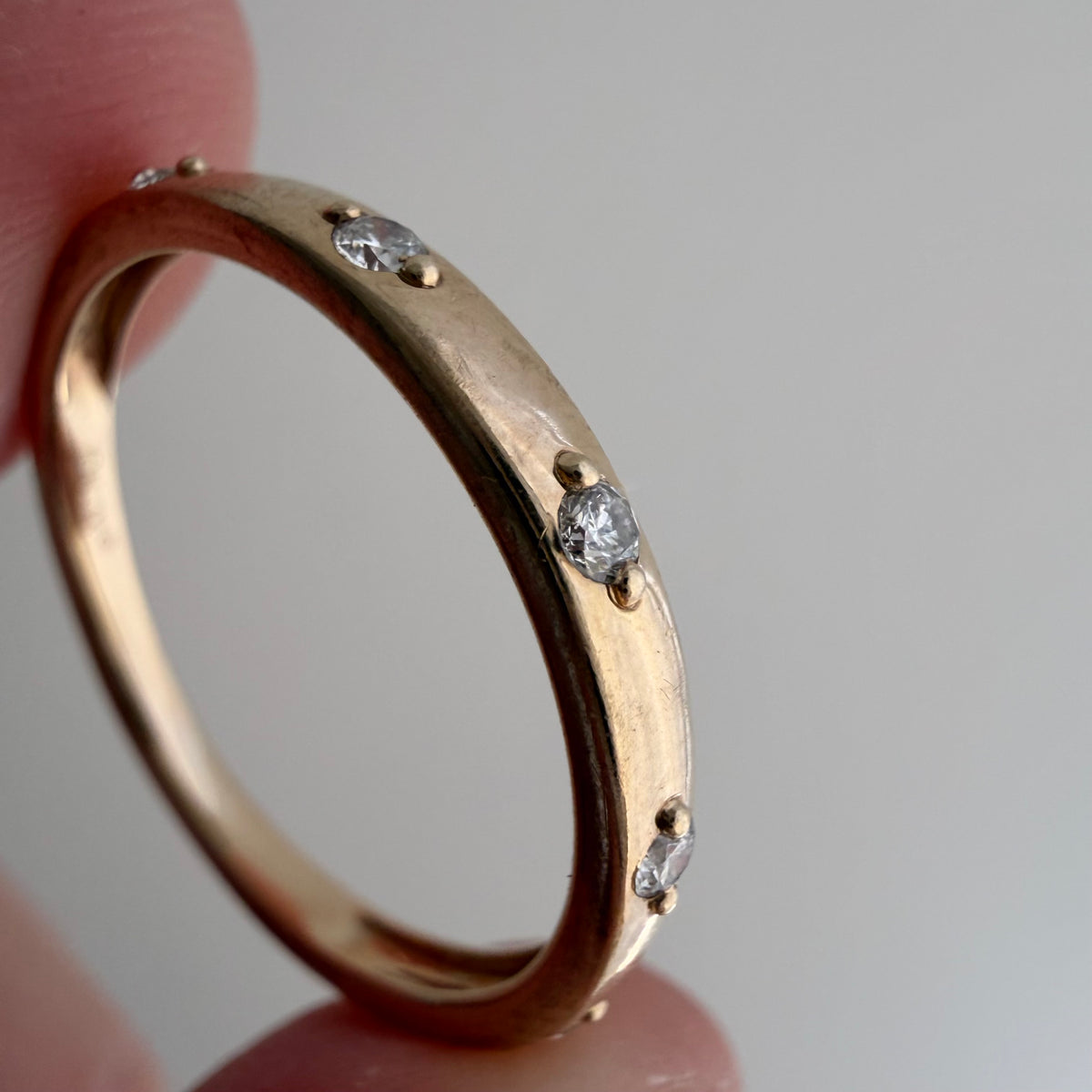 E S T A T E // five in a row / 10k and five diamond half eternity skinny stacking band / size 7
