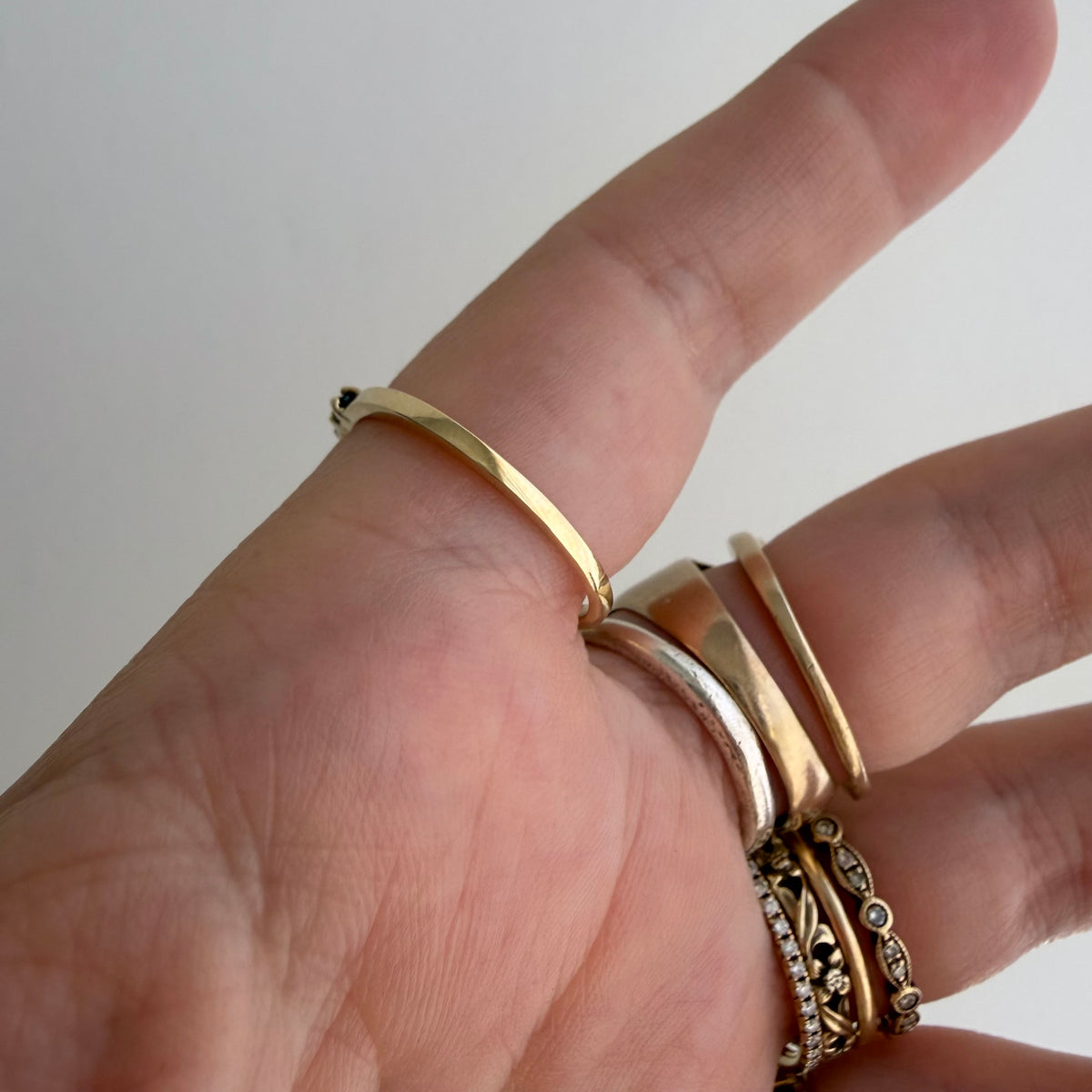 V I N T A G E // diverse blues / 10k half eternity band with topaz and diamonds / size 7.25