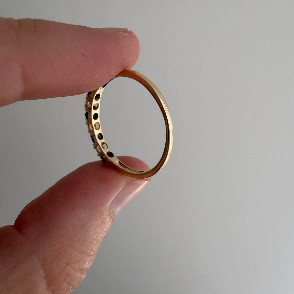V I N T A G E // diverse blues / 10k half eternity band with topaz and diamonds / size 7.25