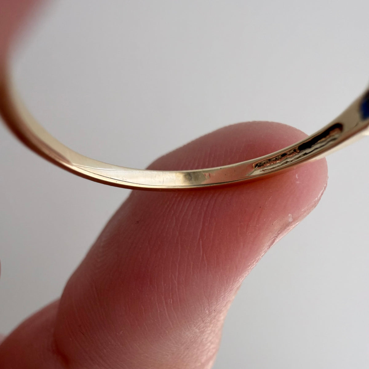 V I N T A G E // diverse blues / 10k half eternity band with topaz and diamonds / size 7.25
