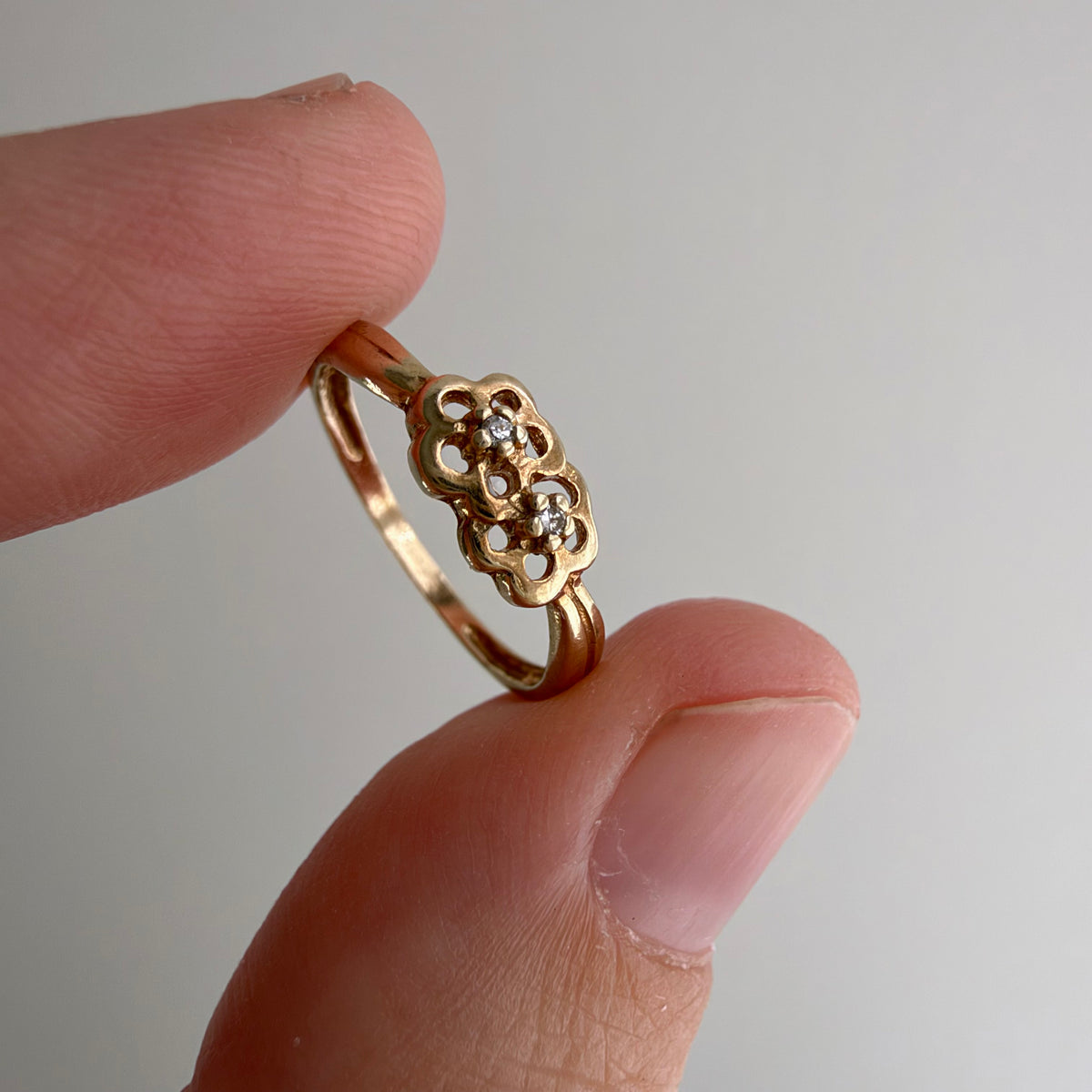 V I N T A G E // tois et mois forget me nots / 10k and diamond child or pinky ring / size 3+