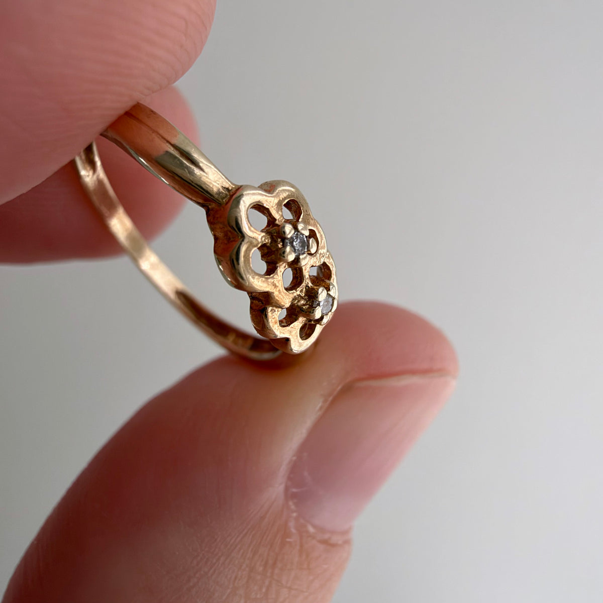 V I N T A G E // tois et mois forget me nots / 10k and diamond child or pinky ring / size 3+