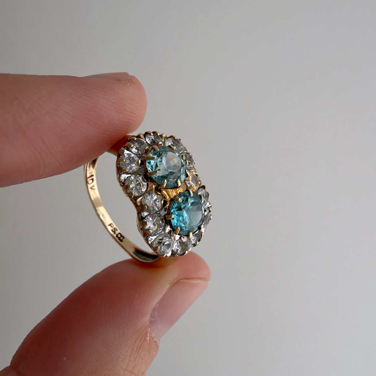 V I N T A G E // tois and mois blooms / 10k + topaz + spinel + one CZ floral ring / size 5.5