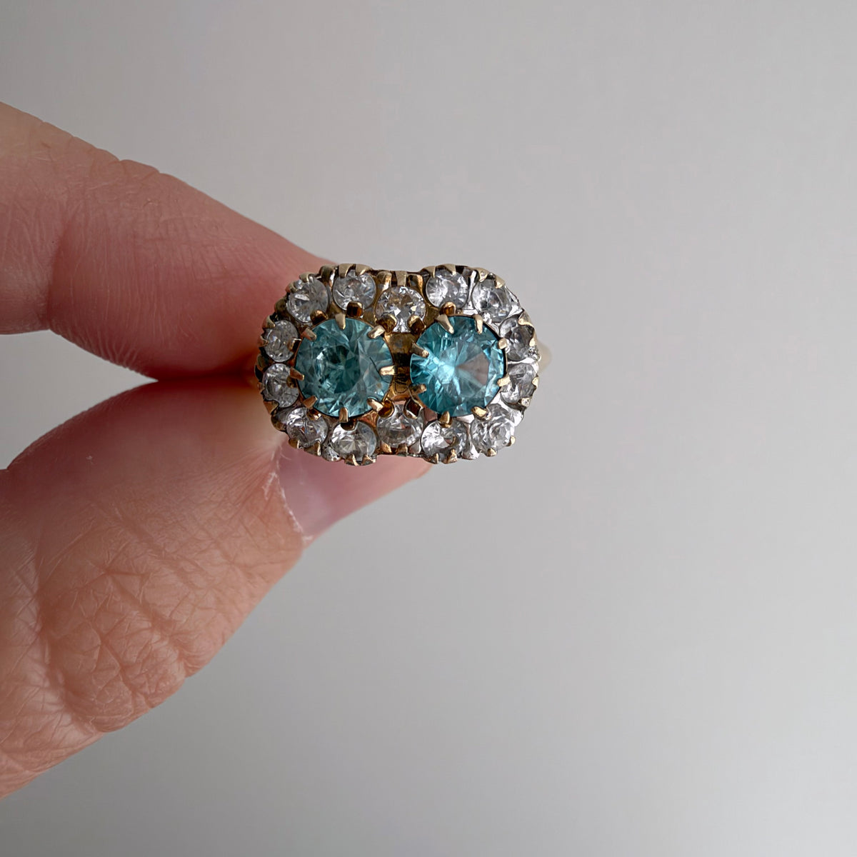 V I N T A G E // tois and mois blooms / 10k + topaz + spinel + one CZ floral ring / size 5.5